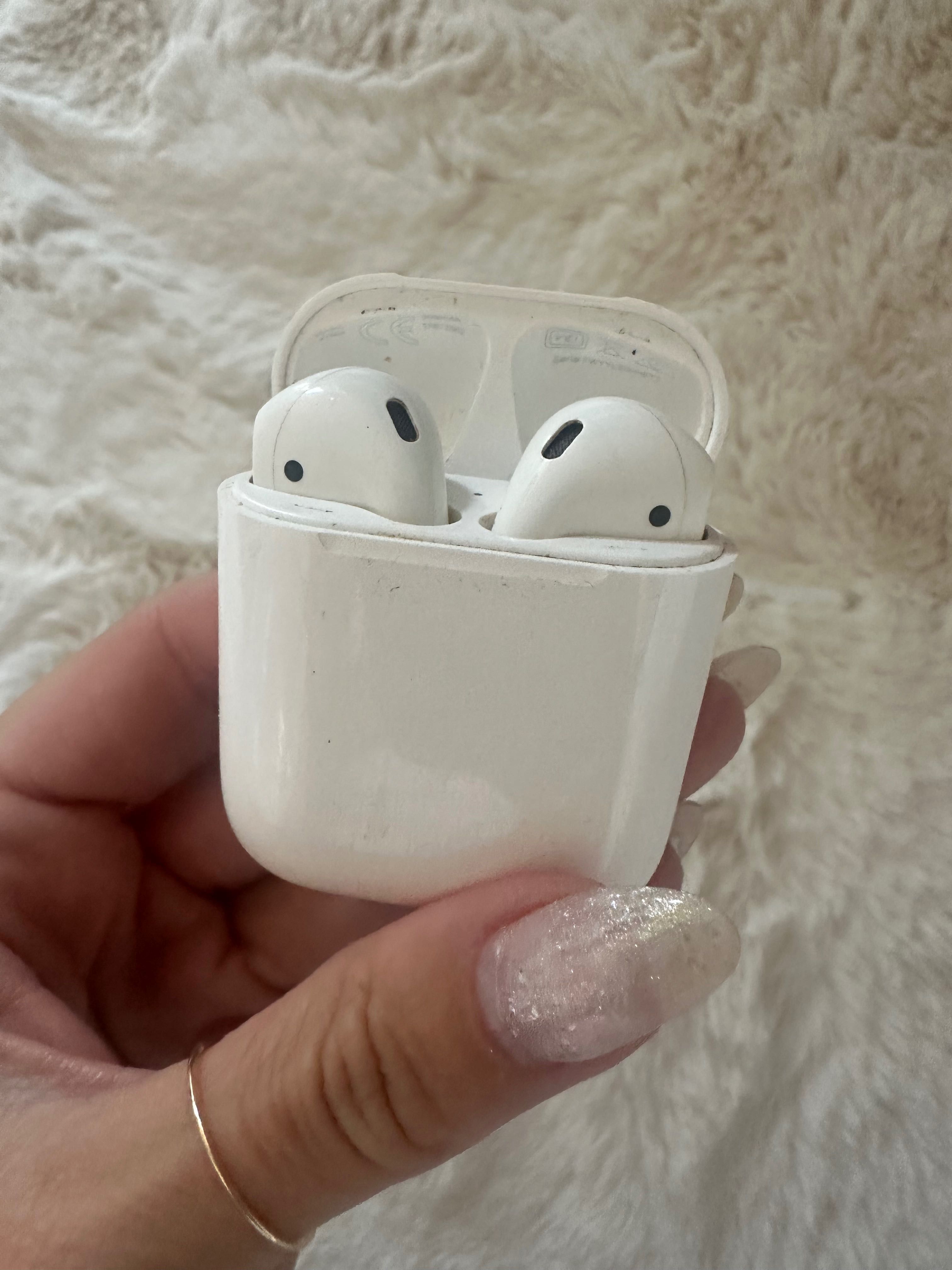 AirPods Apple słuchawki gen 1 w bardzo dobrej kondycji