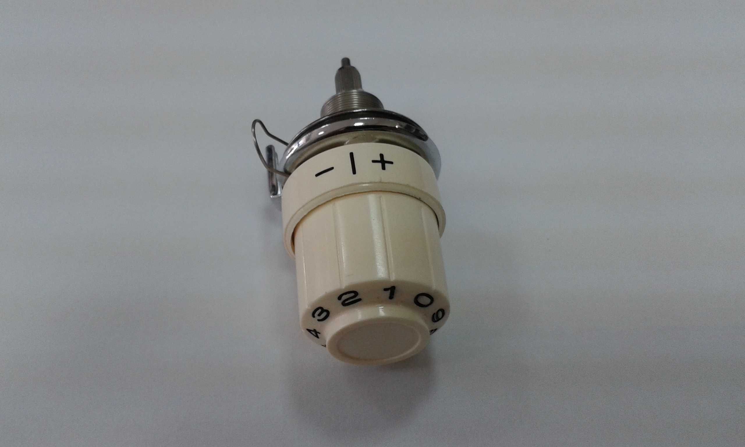 Reparação mecânica e afinação, de máquina de costura
