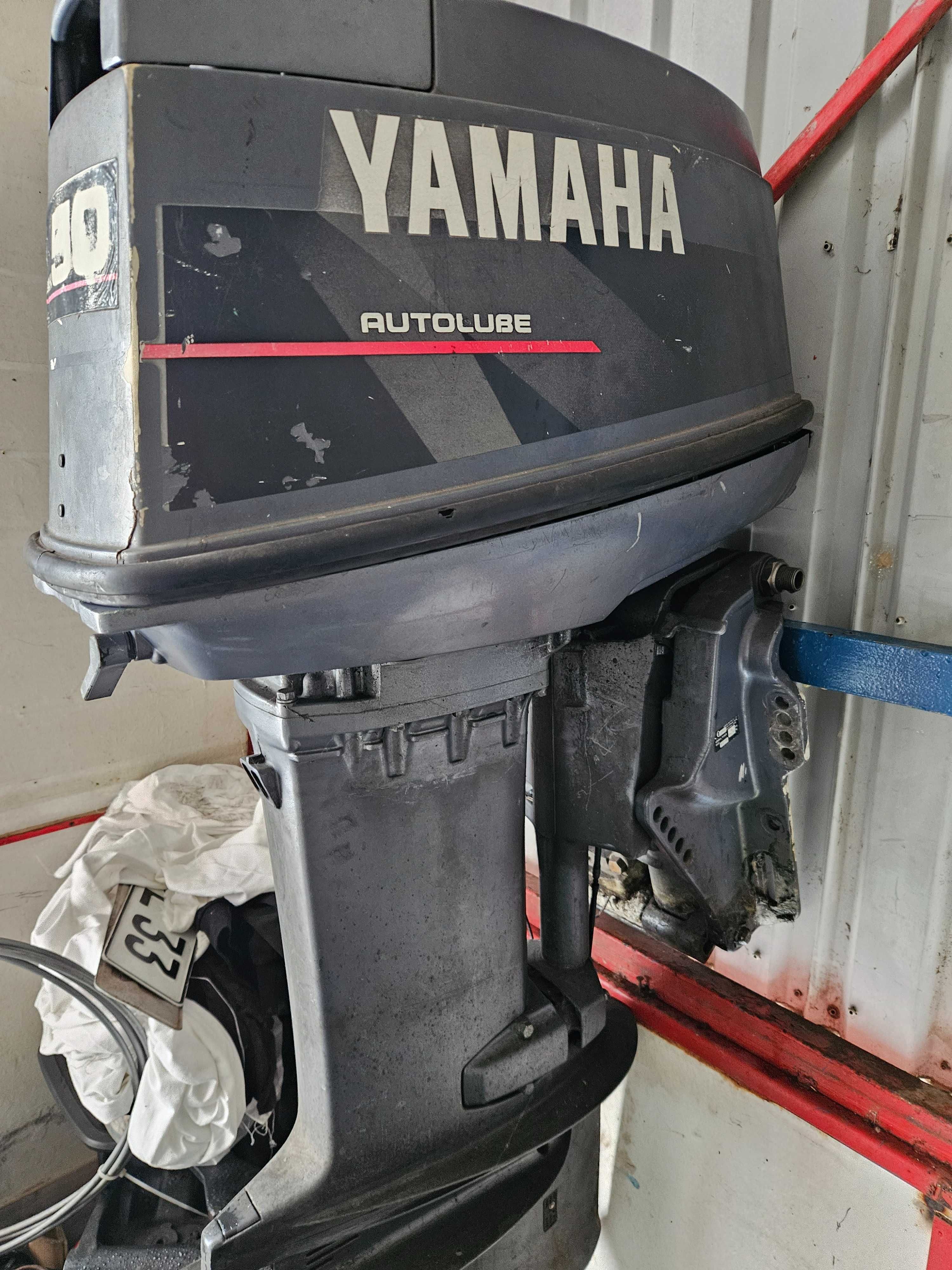 Spodzina silnika zaburtowego  yamaha 50 2t 2002r