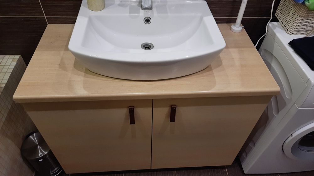 Umywalka z szafką