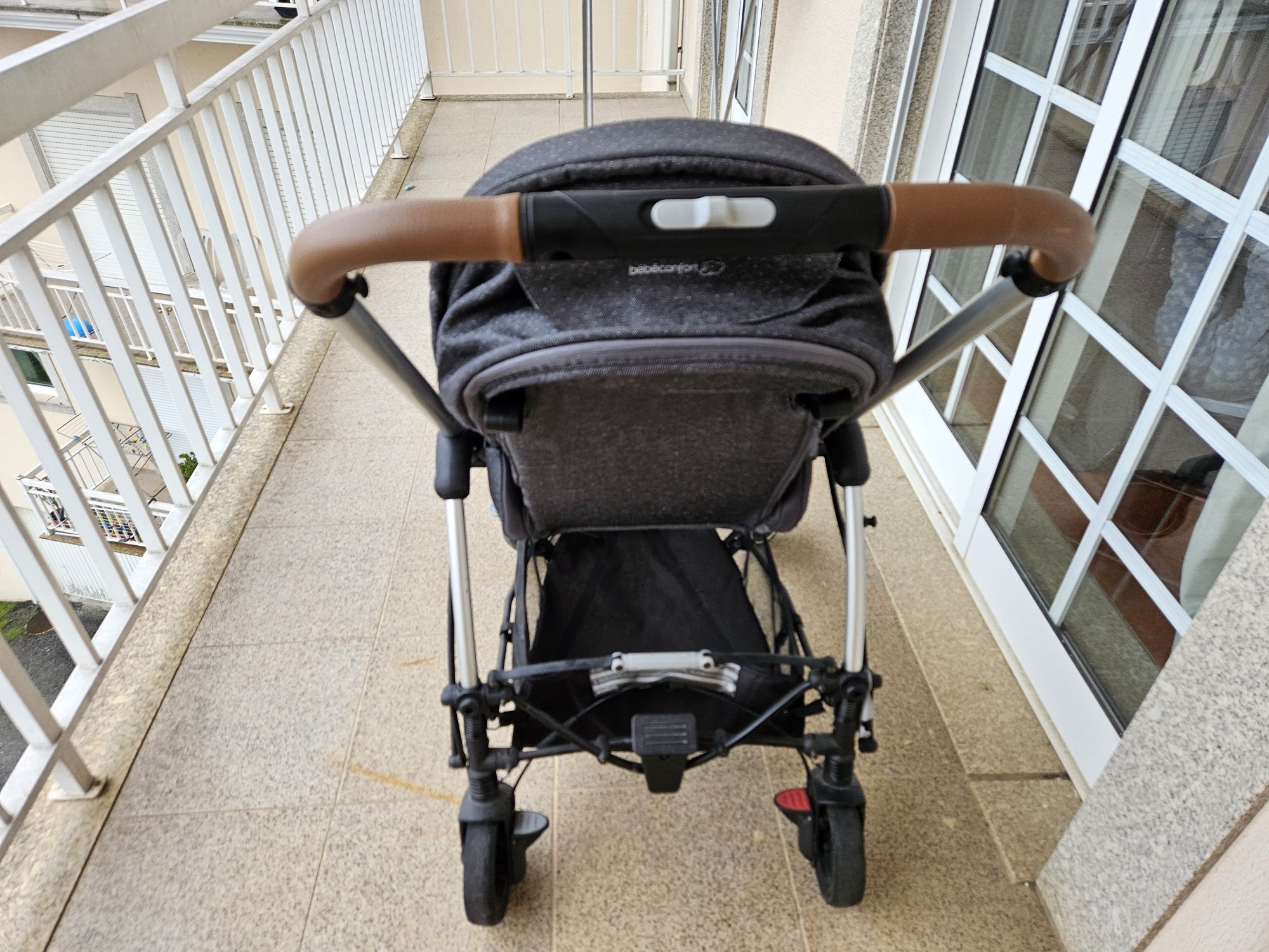 Trio Bebe Confort (ovo, alcofa, carrinho e isofix)