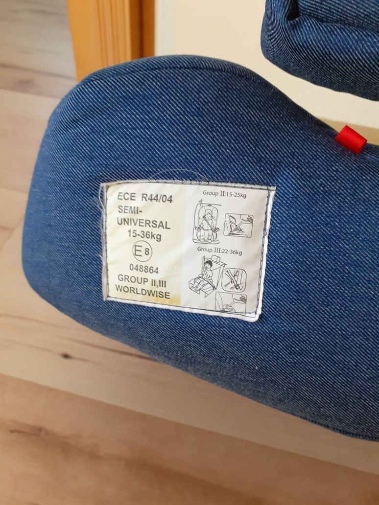 Fotelik samochodowy 2 w 1 z isofix. Od 15 do 36 kg. Stan idealny.