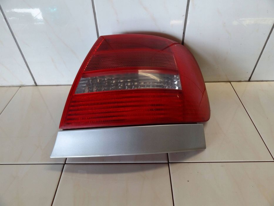 Audi A4 S4 B5 8D 1999 Lift Sedan Lampa Prawy tył Tylna