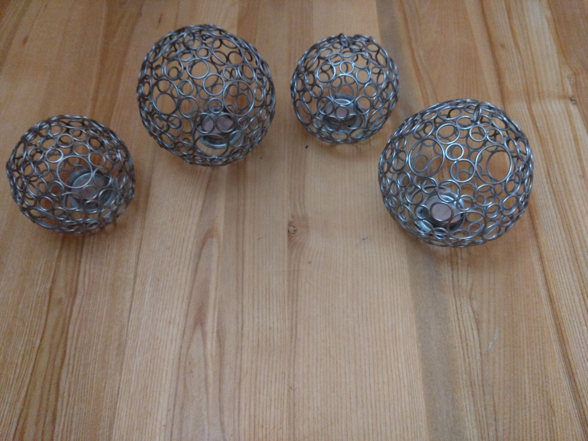 Świeczniki na tealight z dekoracyjną osłoną
