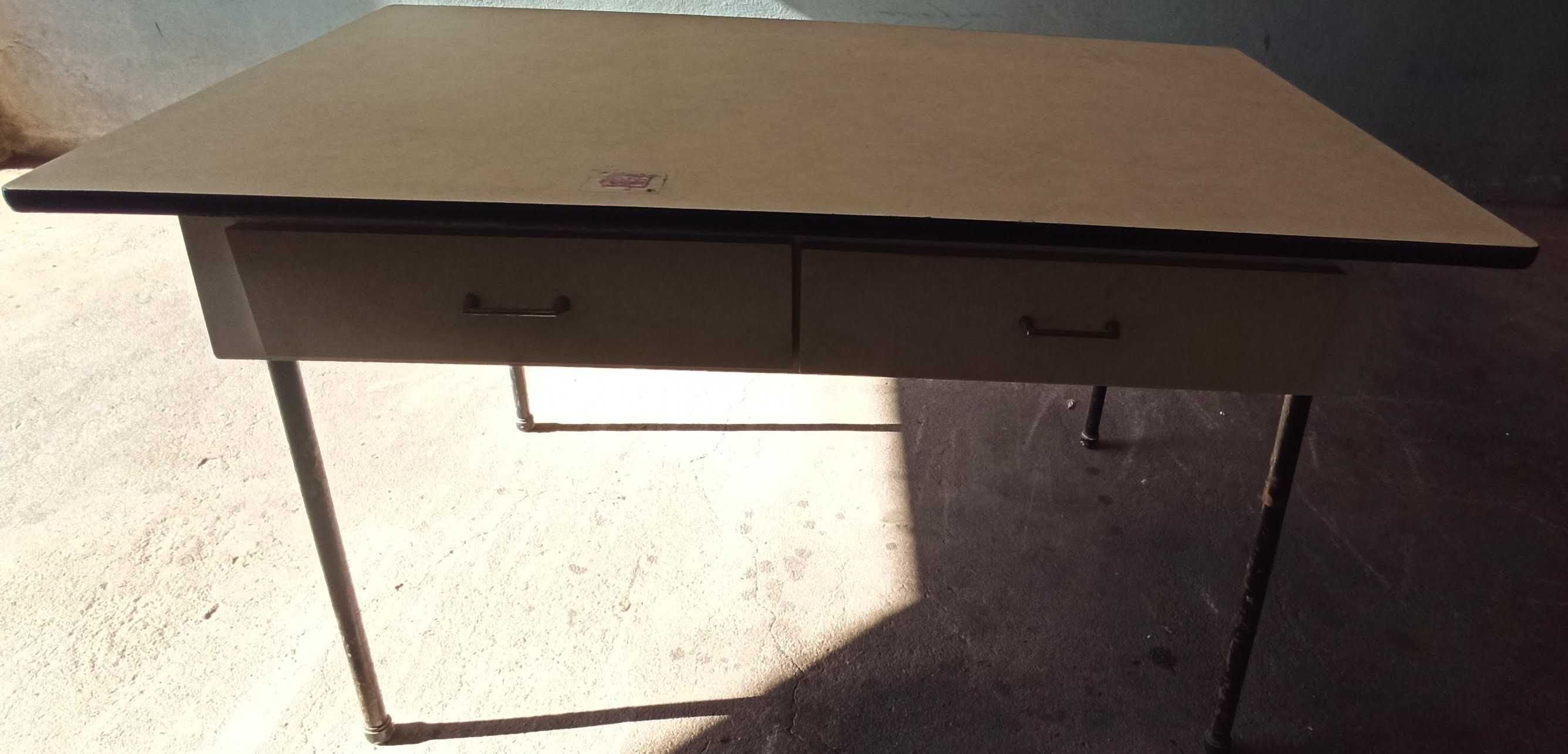 Mesa de trabalho