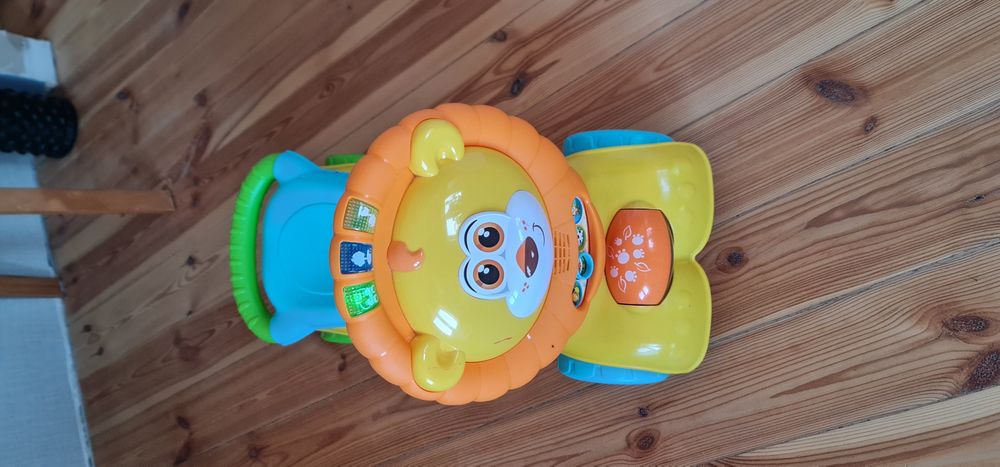 Zabawka edukacyjna, jeździk i hulajnoga w jednym