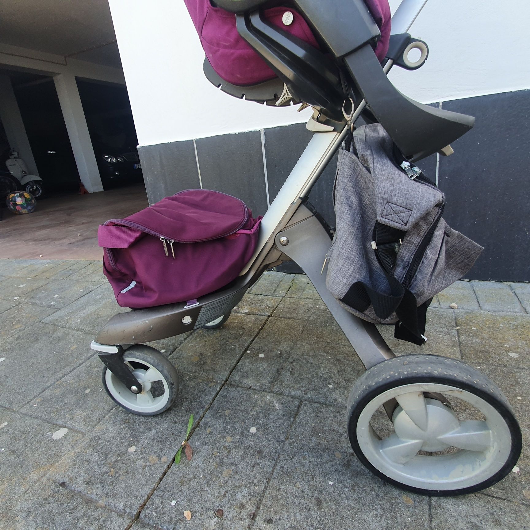 Carrinho Stokke  Xplory muito bom estado  com acessórios