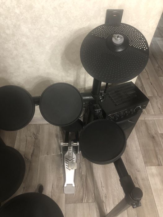 Електронна ударна установка YAMAHA DTX452K барабаны