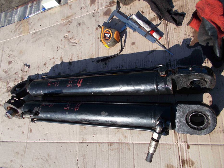 Siłownik Hydrauliczny Dwustronnego Działania 118cm rozłożony