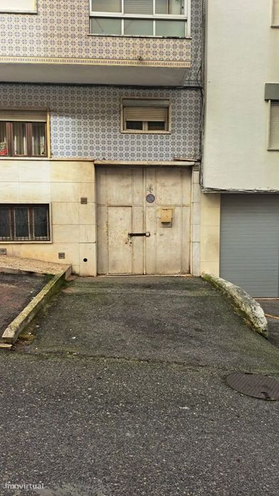 Armazem para venda com 400m2 ,em Queluz