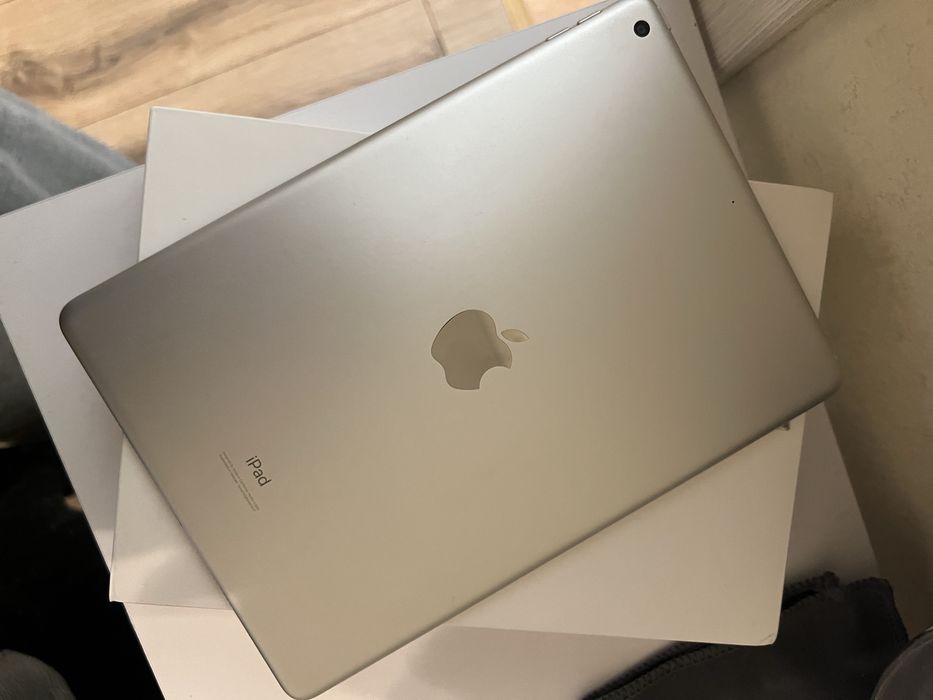 iPad 10.2 64 GB, WI-FI, 2021 року