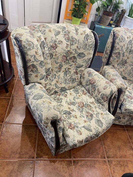 Conjunto Sofá + 2 poltronas