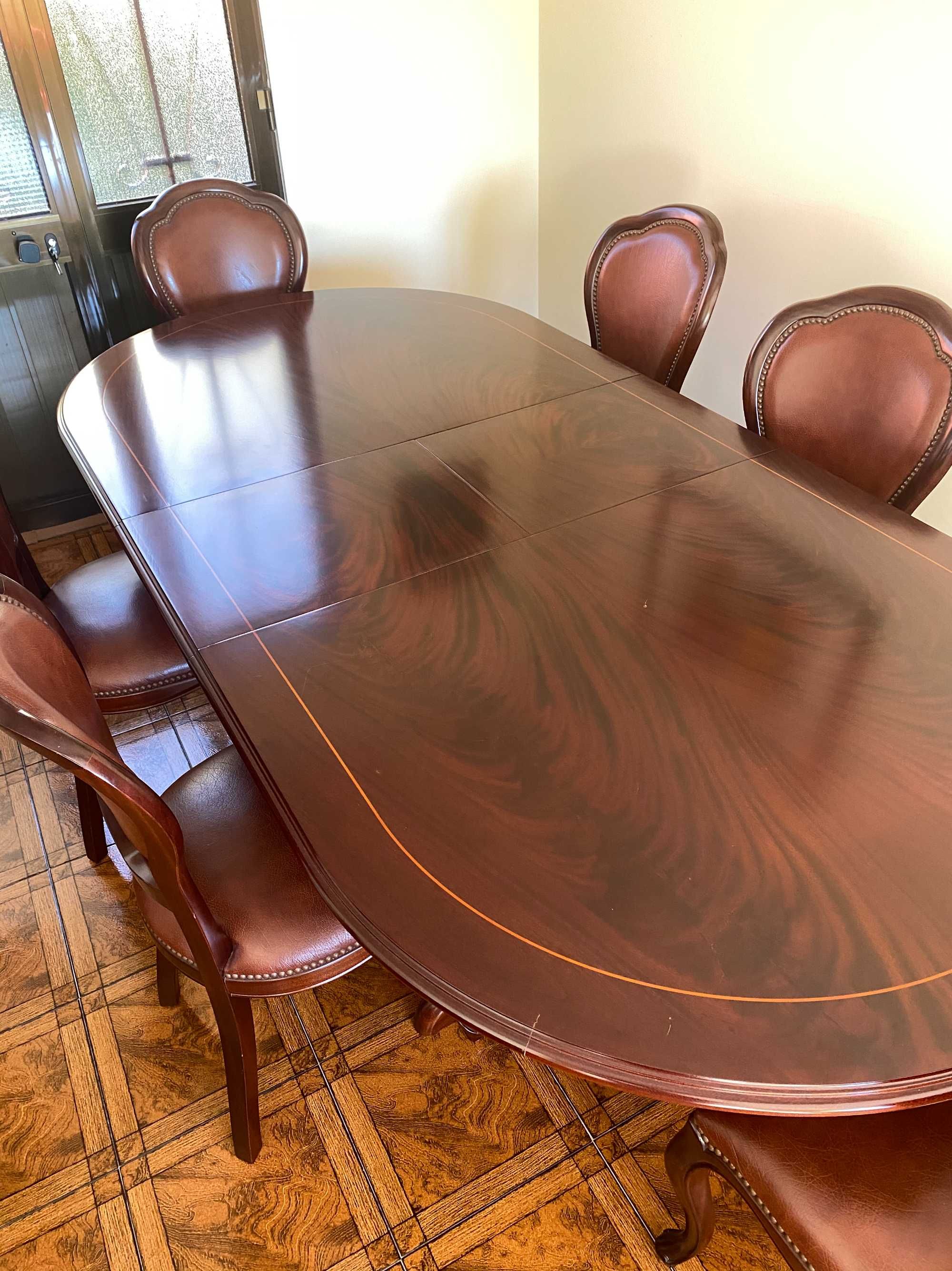 Mesa de refeição extensível em madeira