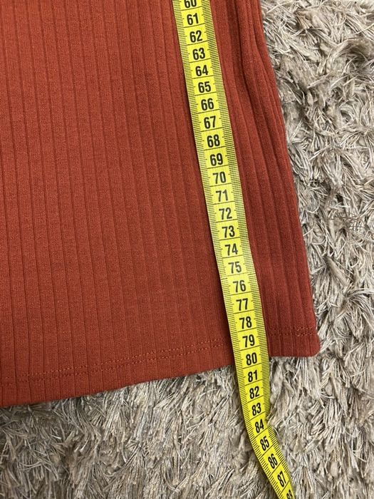 Короткое мини платье в обтяжку с декольте forever21