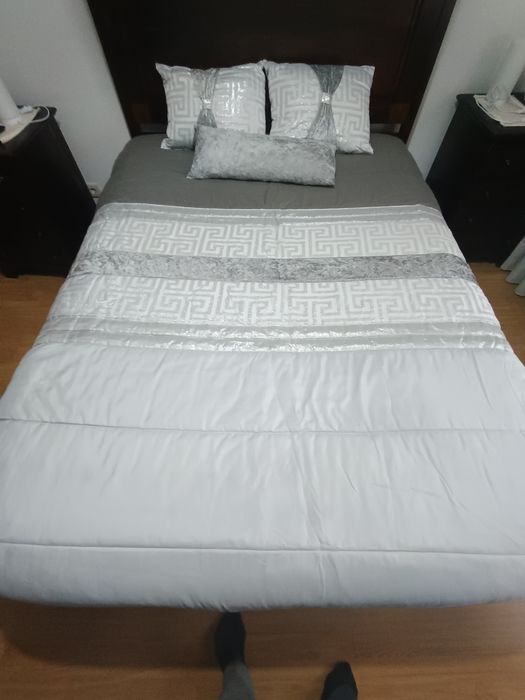 Conjunto de Edredon e almofadas