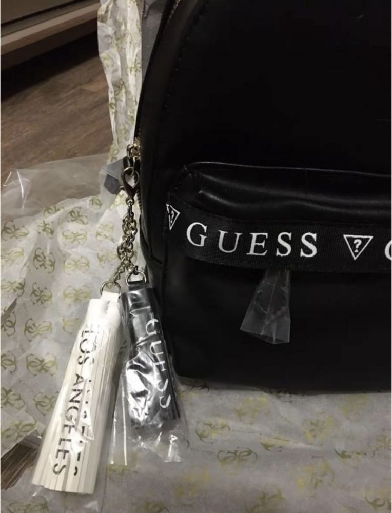 Рюкзак Guess