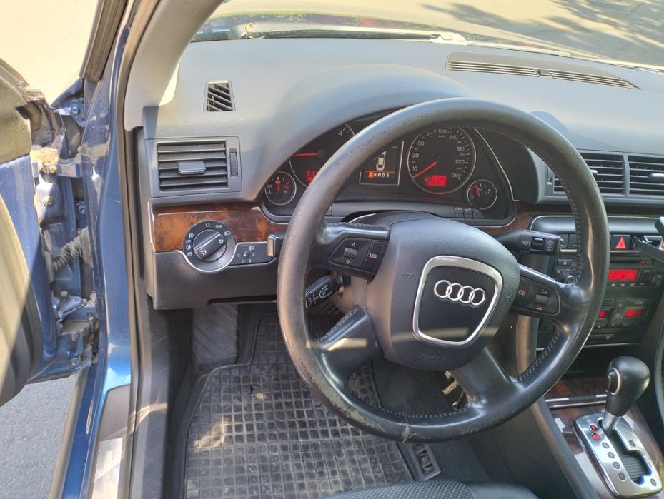 Ауді А4.автомат коробка