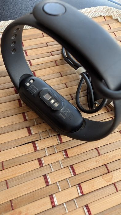 Продам Mi Bend 6 NFC у гарному стані. МастерКарт