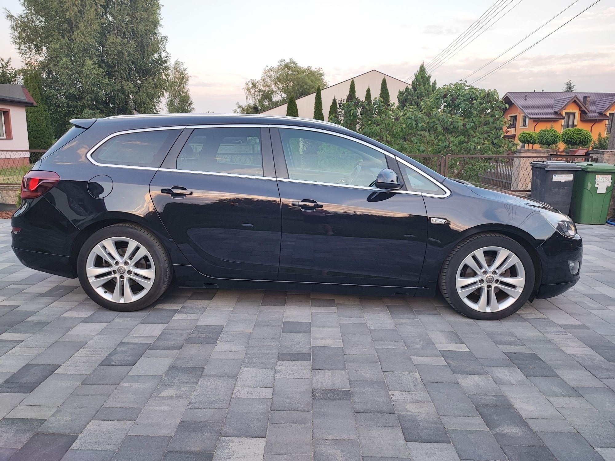 Opel Astra J cosmo 2.0cdti xenon Infinity