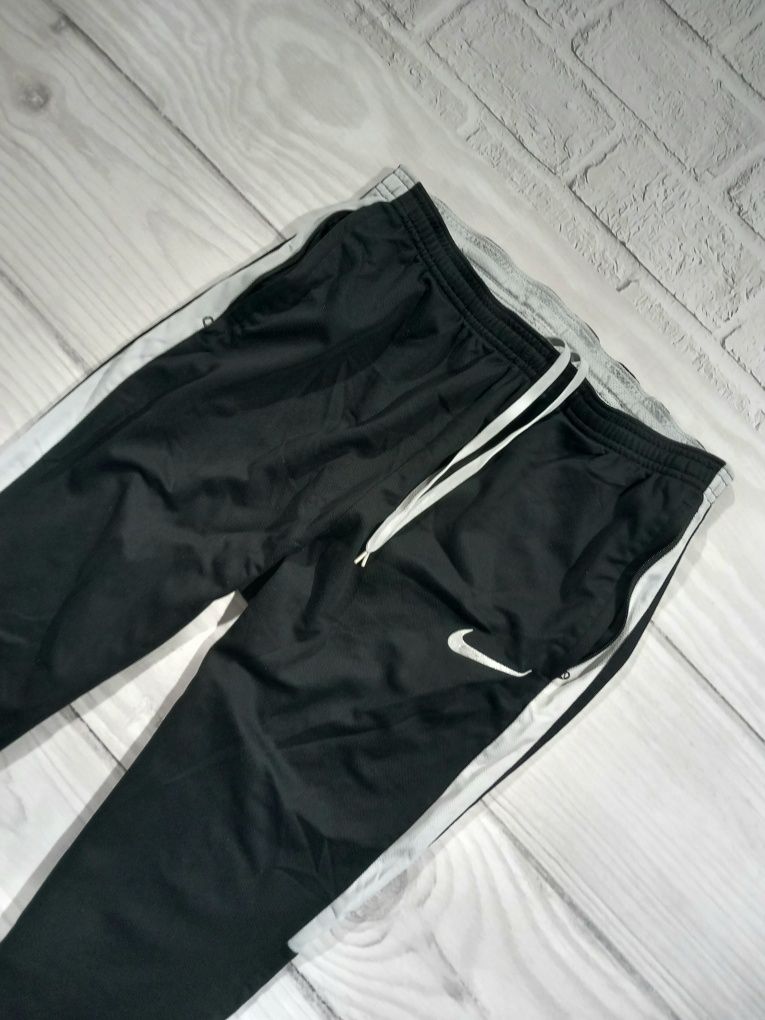 Dresy spodnie slimowane Nike M