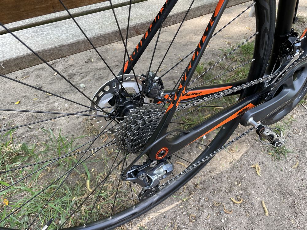 Rower szosowy KTM Revelator sky Carbon (szosa carbonowa)