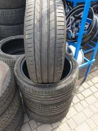 Шини 4шт 235/40 R19 96Y Hankook.