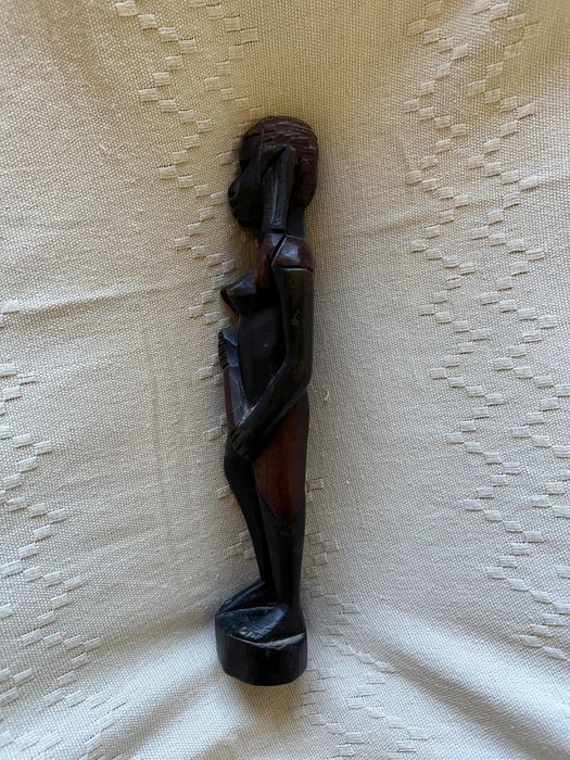 Estátua africana pau preto