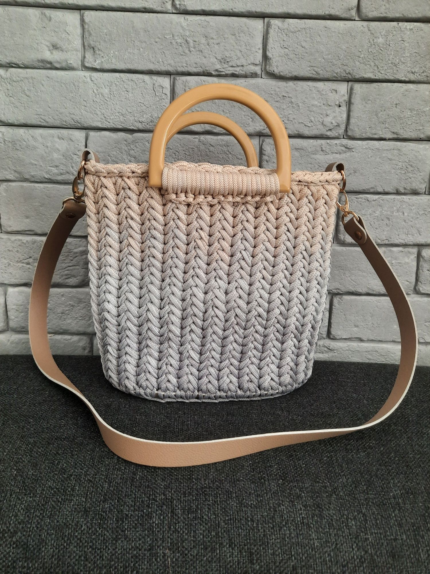 Torebka handmade jodełka skórzane dodatki z apaszka ombre beż szary