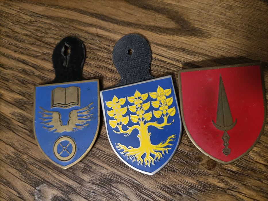 Medalhas crachás antigos