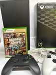 Xbox Series X  RRT-0009 1TB czarna + 2 pady + karton + GtaV 256/25/W