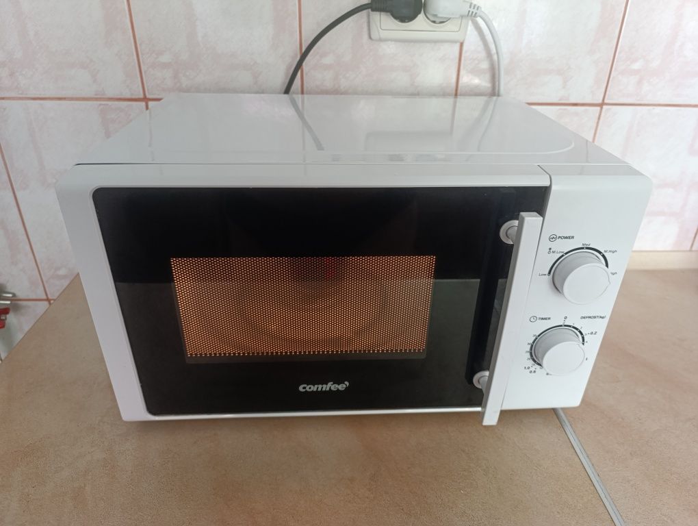 Мікрохвильова піч Микроволновка Comfee