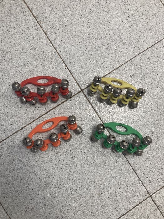 Djembé de 2 lados com alça, suportes partitura e de guitarras