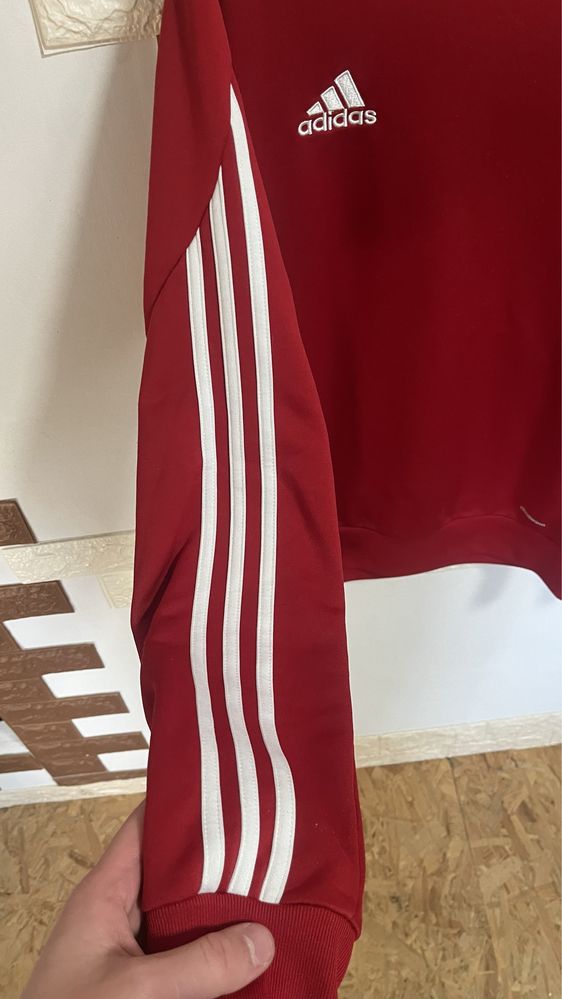 Adidas лонгслів