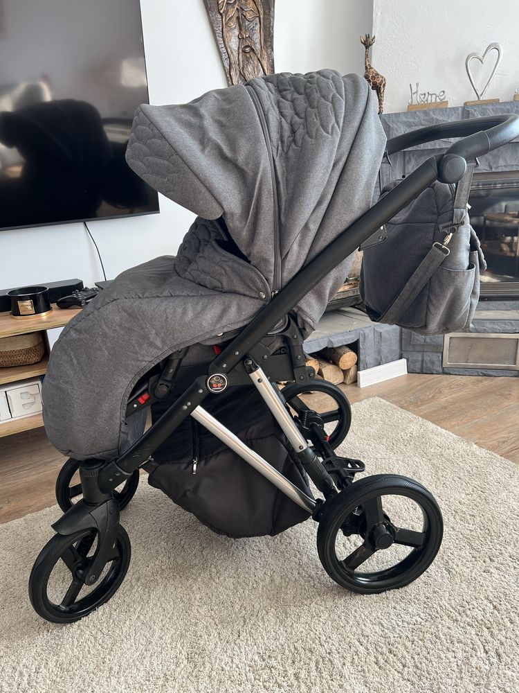 Wozek dzieciecy 4w1 z baza isofix komplet