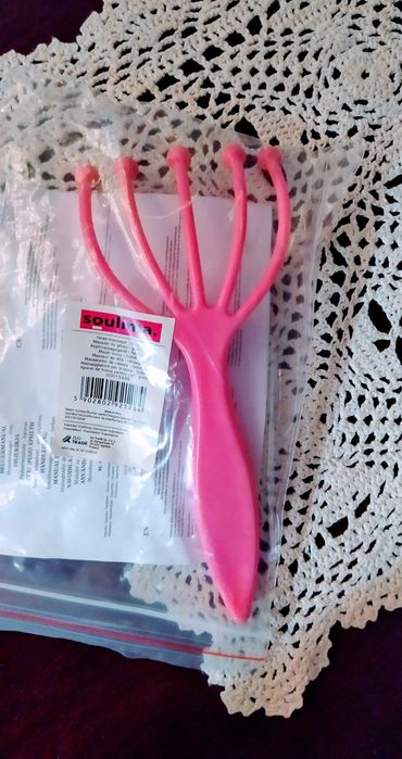 Grabki do masażu skóry głowy różowe masażer