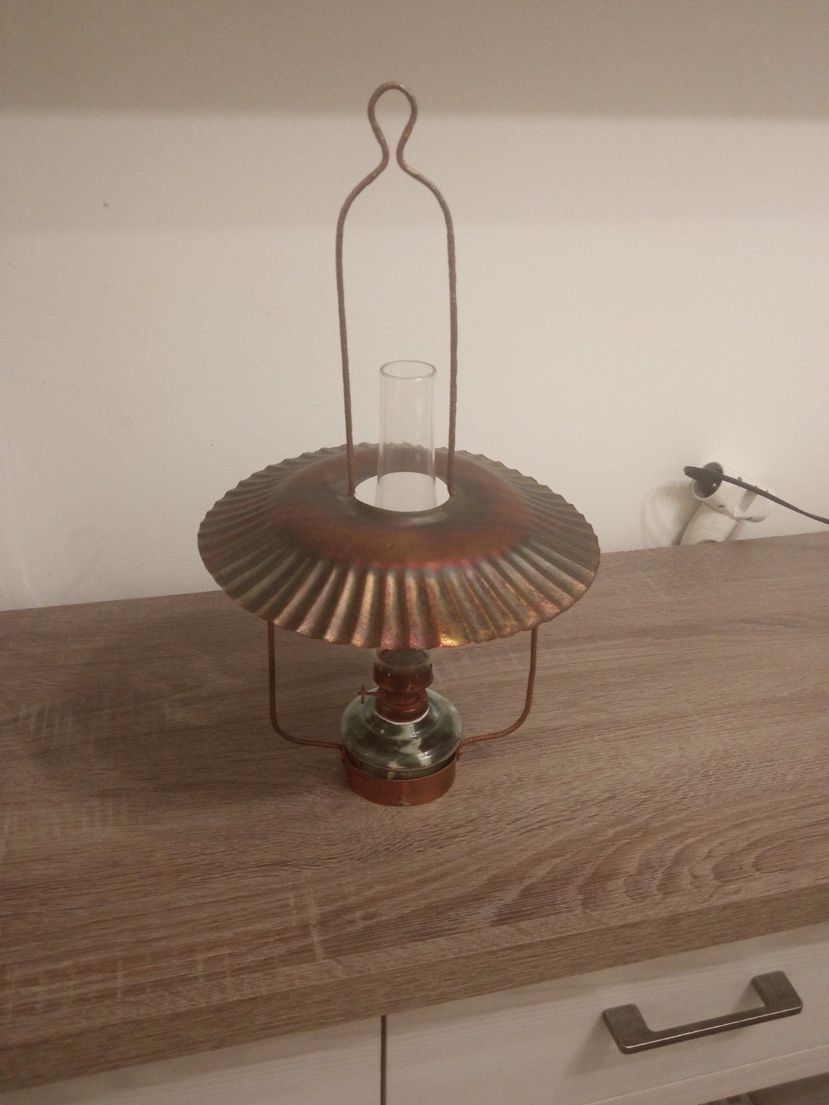 Lampa naftowa z talerzem