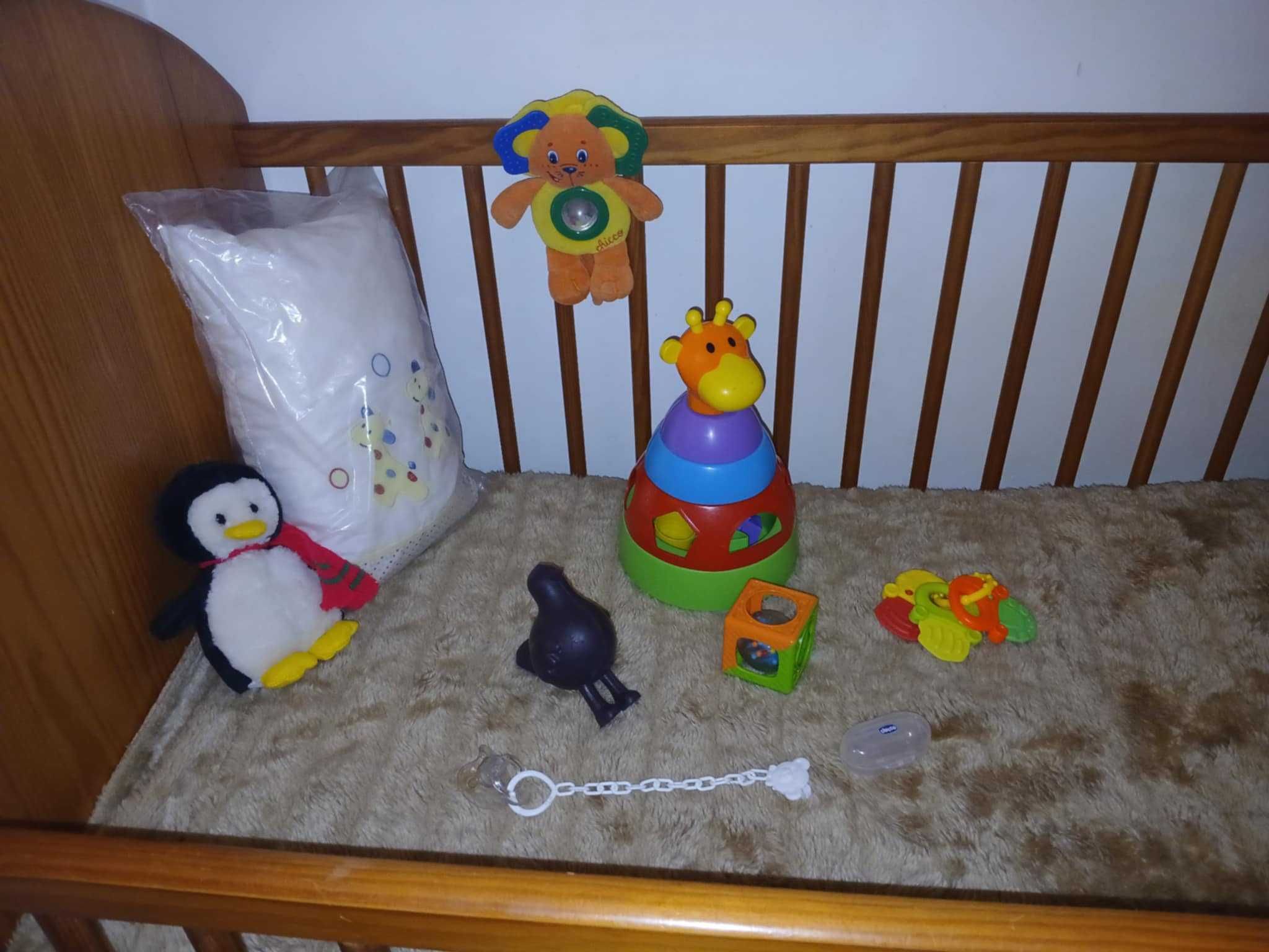 Quarto para bebé com berço de cerejeira da Trama
