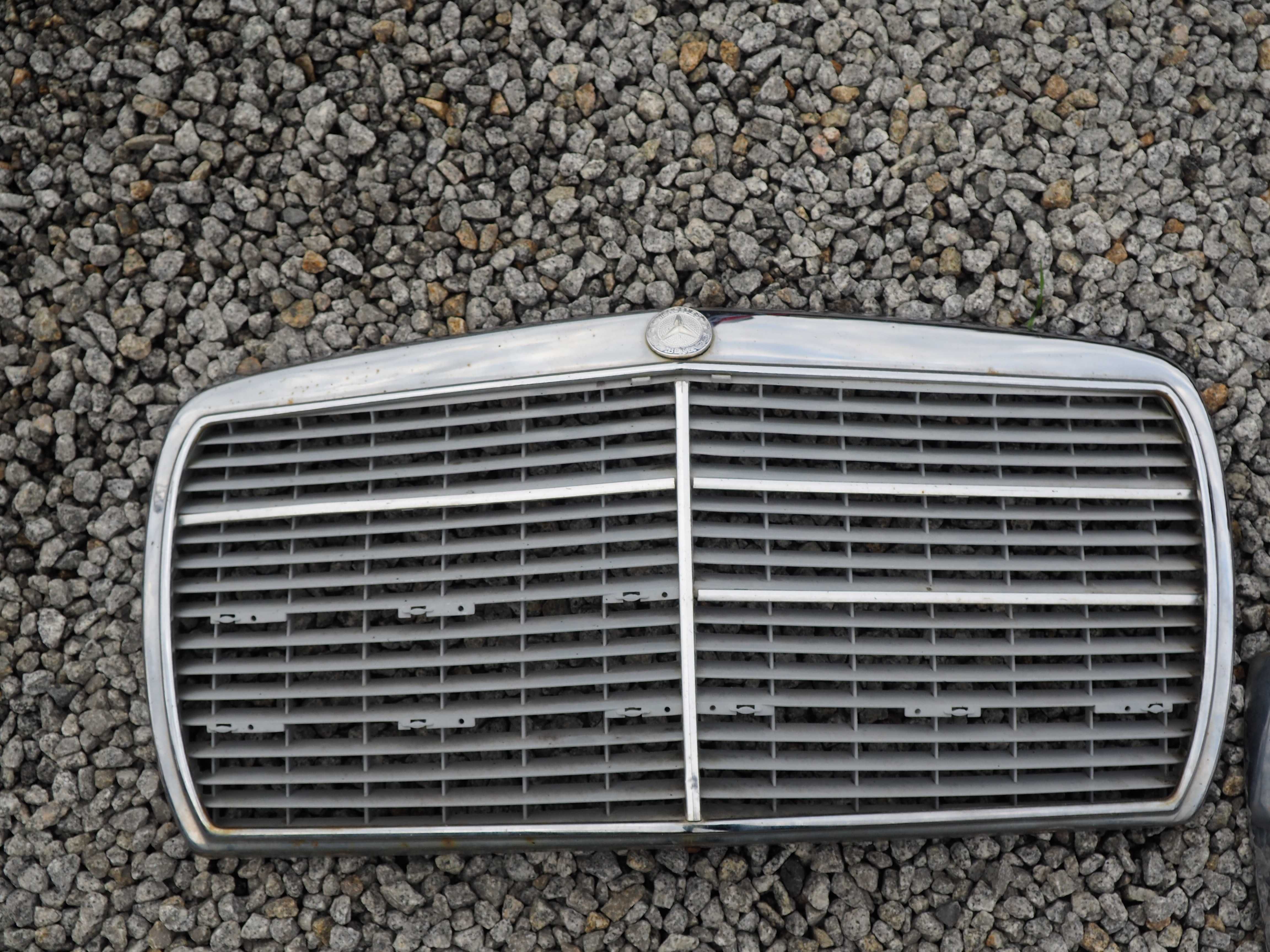 Grill mercedes W123 coupe