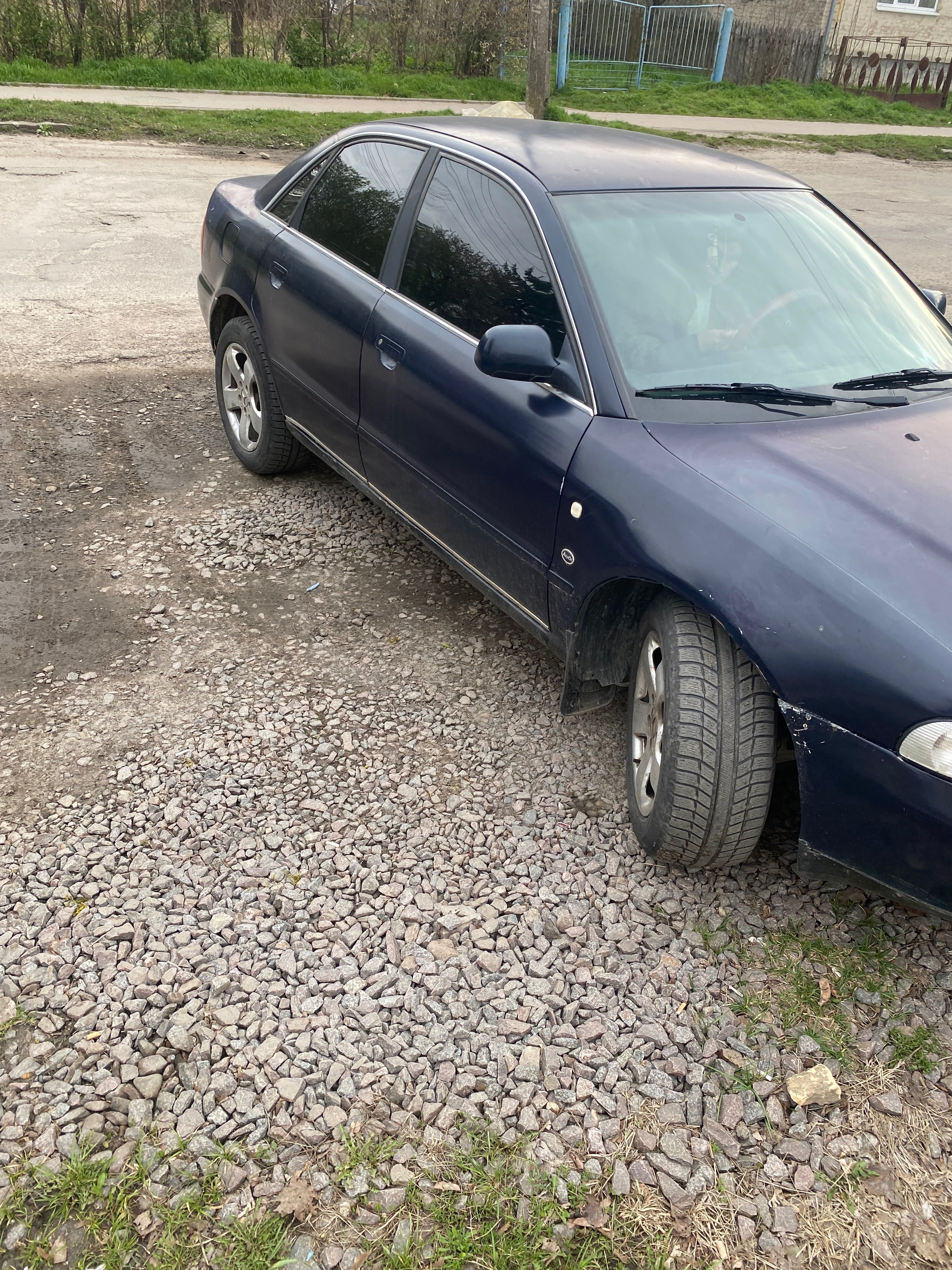 Audi a4     B 5 1.6