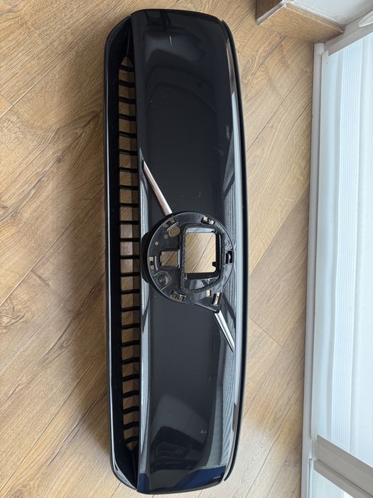 Решітка Volvo XC40 C40 Гриль Recharge