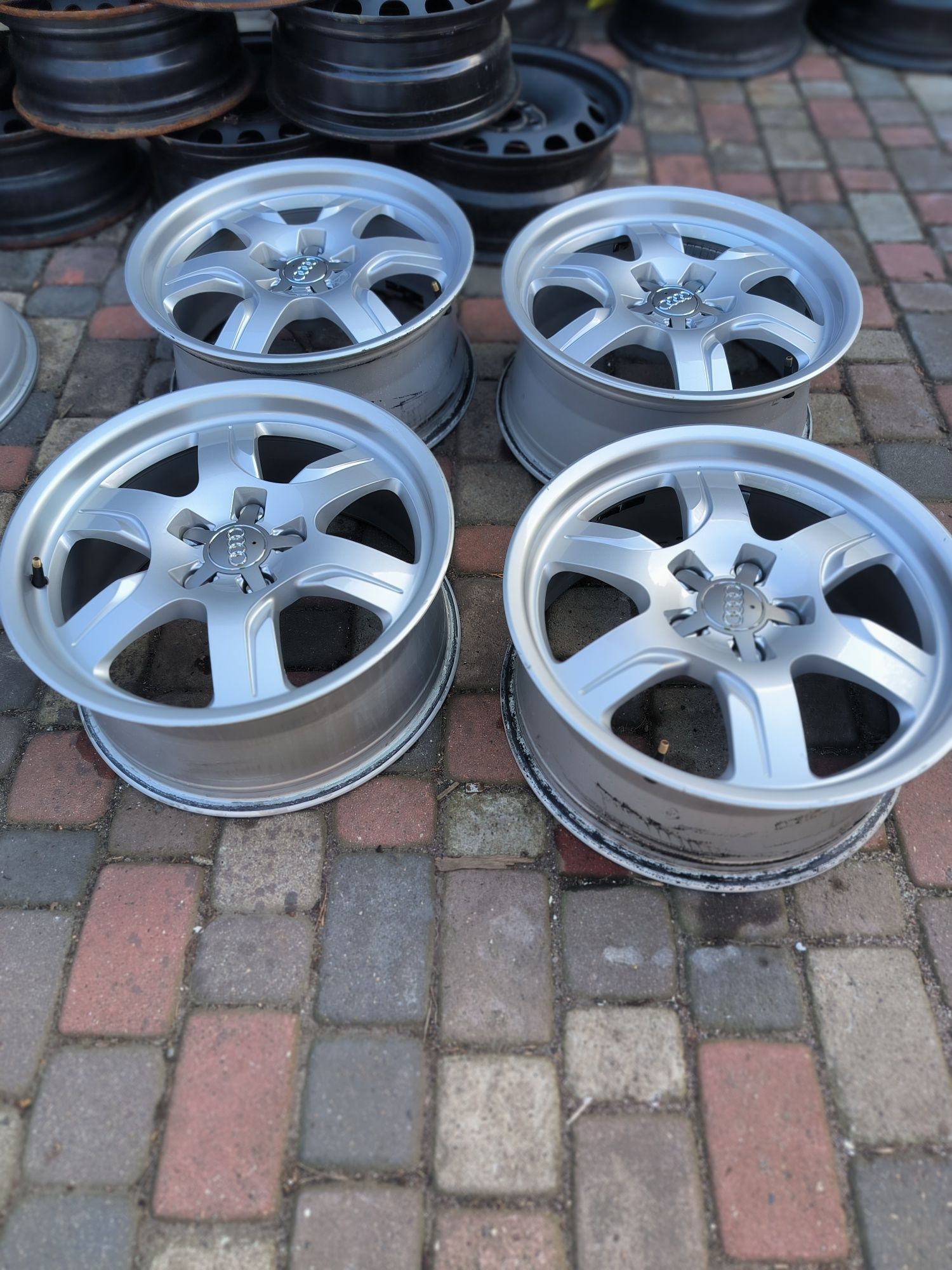 Felgi aluminiowe 17 Audi A3 A4 A5 A6 Allroad 5x112