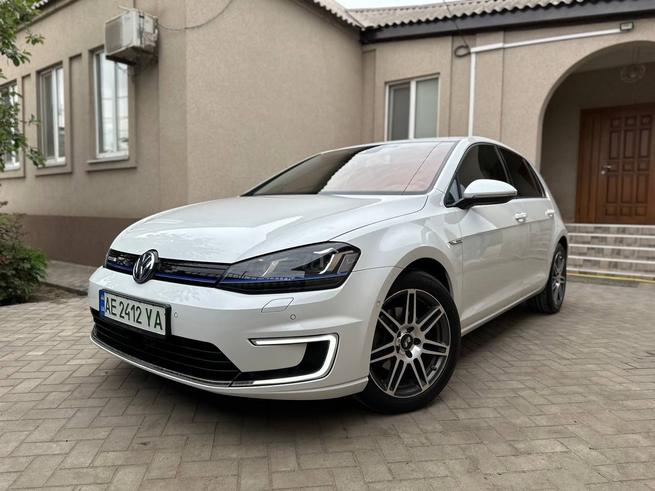 E golf 24 kwt в самой что есть полной комплектации !!!