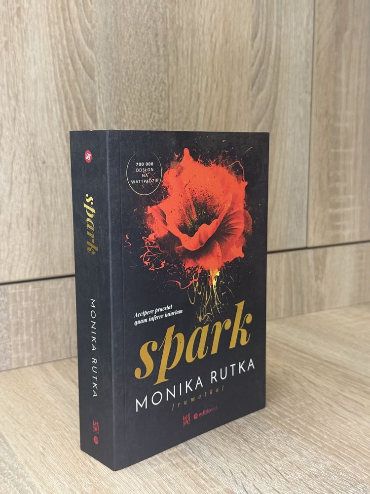 książka „Spark” tom 1 Monika Rutka edito red