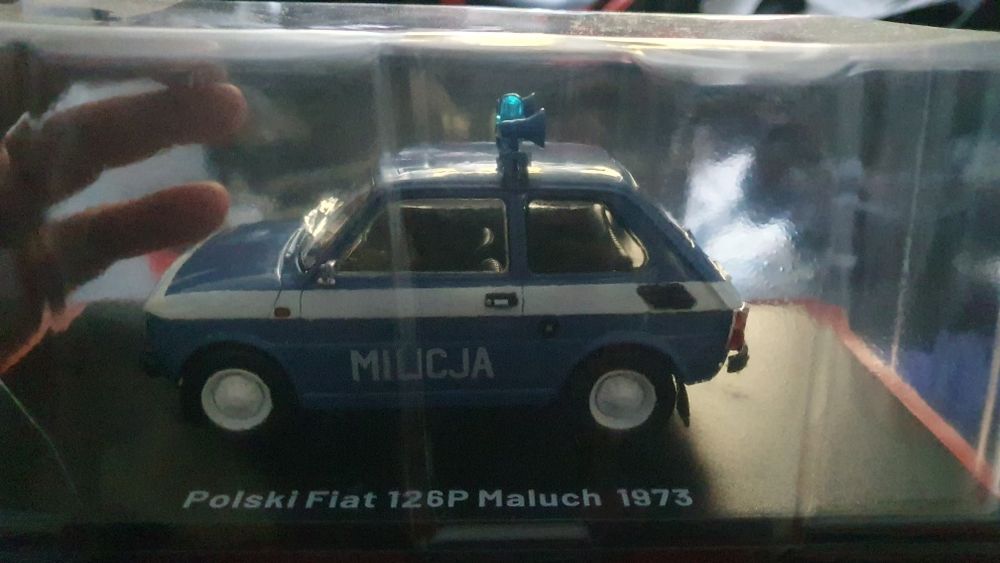Fiat 126p milicja Hachette