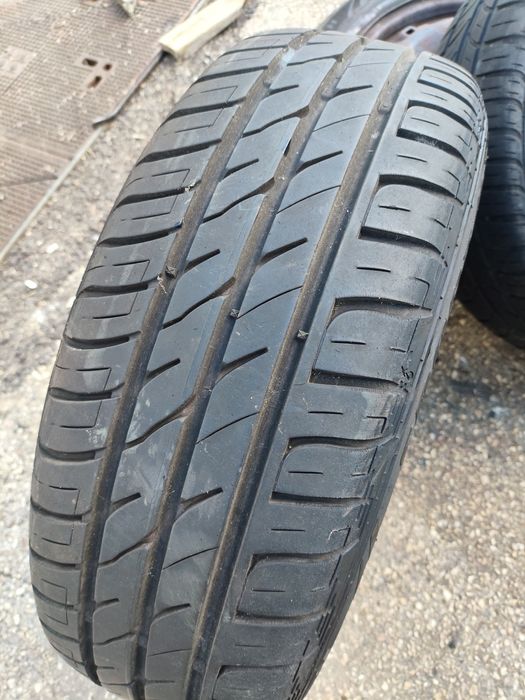 Jantes com pneus 185 / 55 / 14