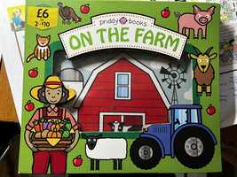 Книга игра на английском On the farm Priddy Books