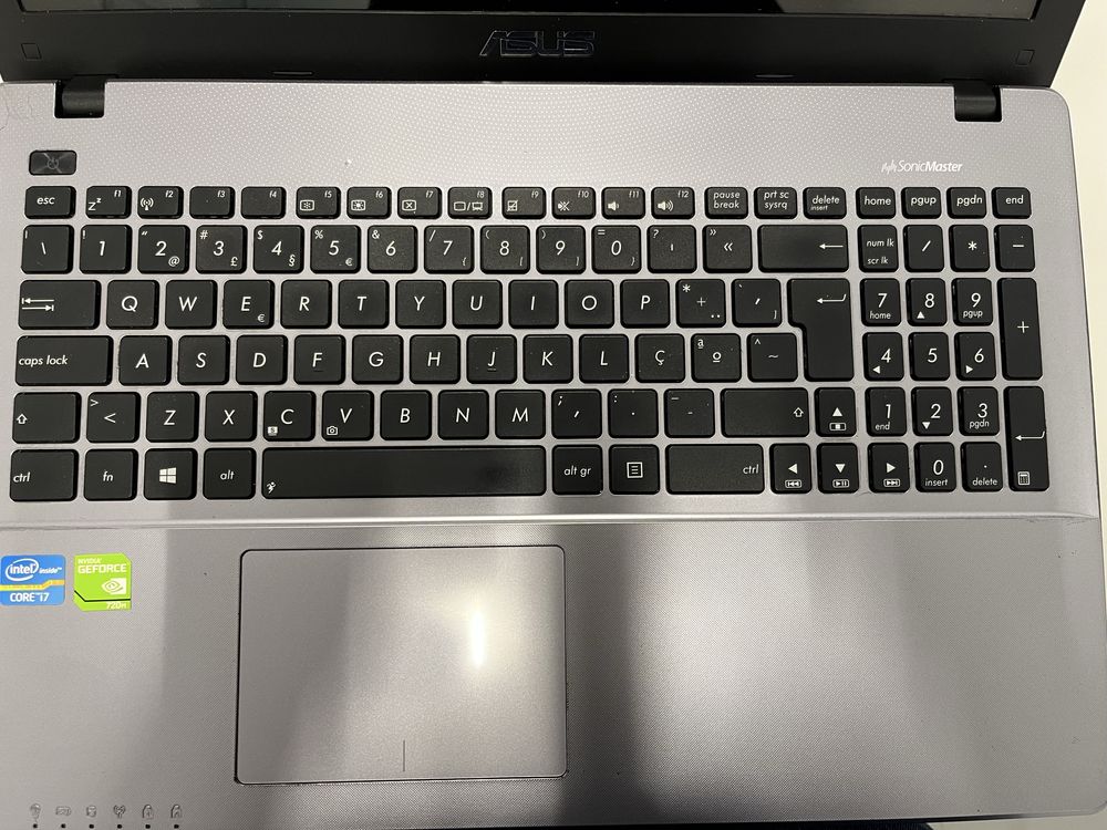 Portatil Asus X550C