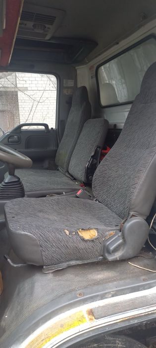 ISUZU nir70p 2000