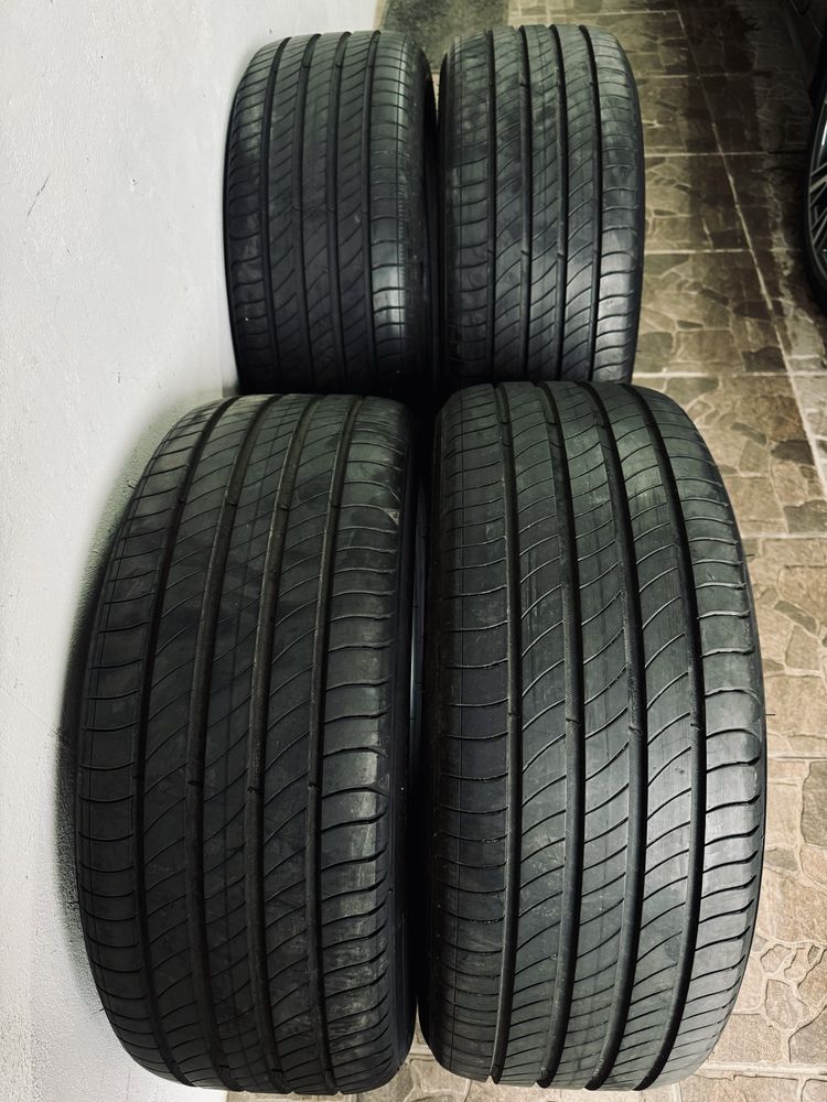 Продам комплект літніх шин Michelin Primaci 4 235-50-19