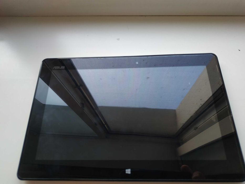 Планшет ASUS Vivo Tab на Windows  8, 4G. Под ремонт или на зап. части.